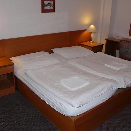 Cmc Residence & Conference Inn Čelákovice Eksteriør billede