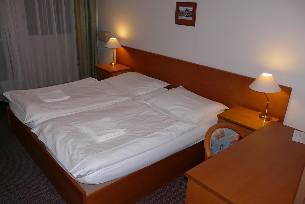 Cmc Residence & Conference Inn Čelákovice Værelse billede