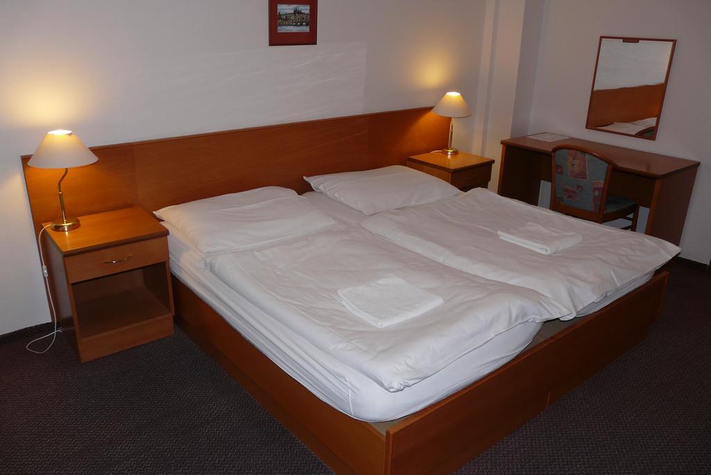 Cmc Residence & Conference Inn Čelákovice Eksteriør billede
